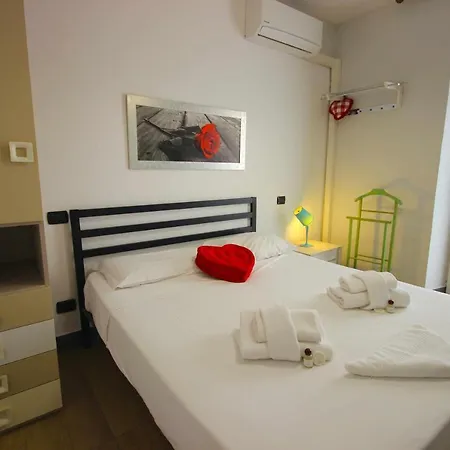 Apartament Case Vr Happy House